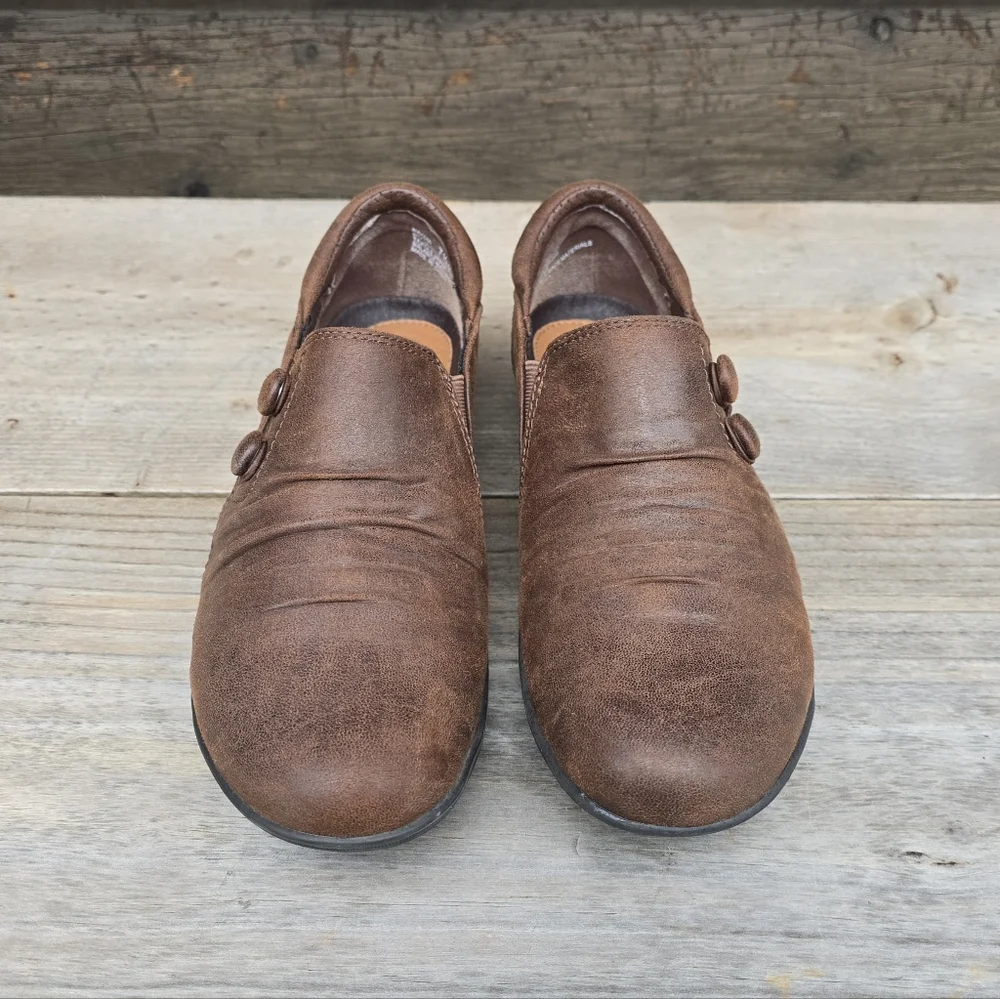 Baretraps NEW Naydia Y2K Boho Minimalist Distressed Comfort Loafer Flats 7.5M